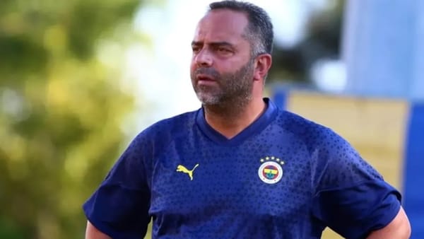 Eski Fenerbahçeli futbolcu Semih Şentürk, İspanya'da kapkaç saldırısına uğradı!